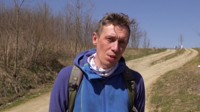 Przejdzie 444 kilometry po g&oacute;rach i ma jeden cel: pom&oacute;c domom pomocy społecznej
