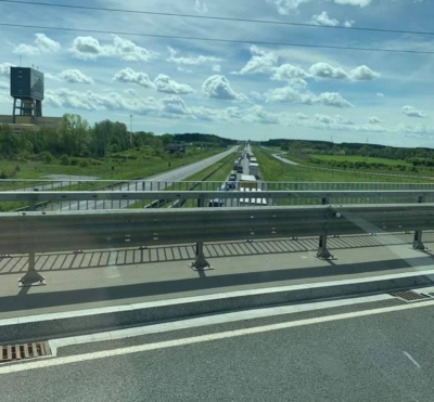 Utrudnienia na S3 w Polkowicach. Drogowcy układają asfalt