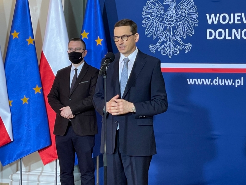 Premier we Wrocławiu: "Zaapelujemy o wstrzymanie lotów na Białoruś" - fot. Malwina Gadawa