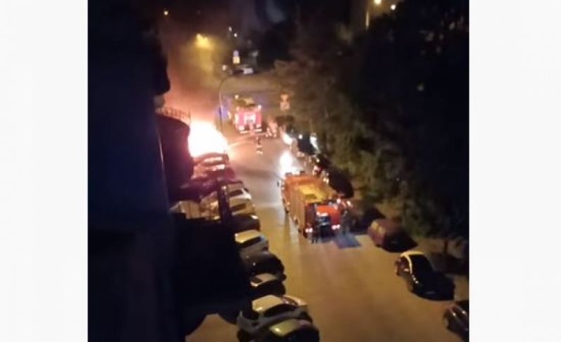 Trzy auta płonęły na Reja we Wrocławiu [FILM] - fot. YT
