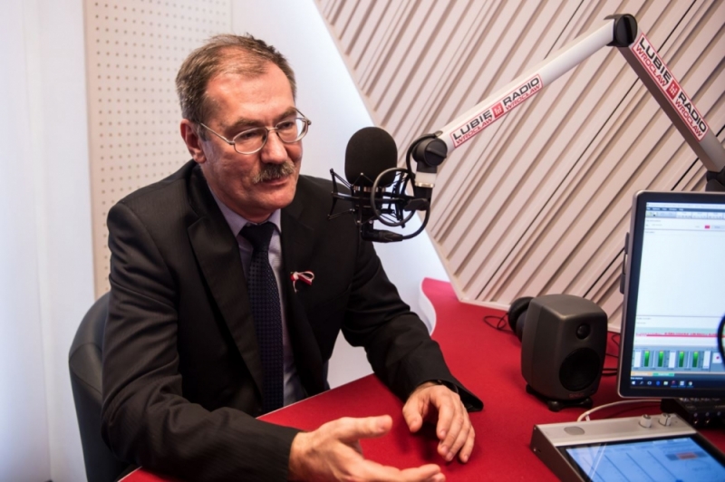Dolnośląski Kurator Oświaty o szczepieniach uczniów - fot. archiwum.radiowroclaw.pl