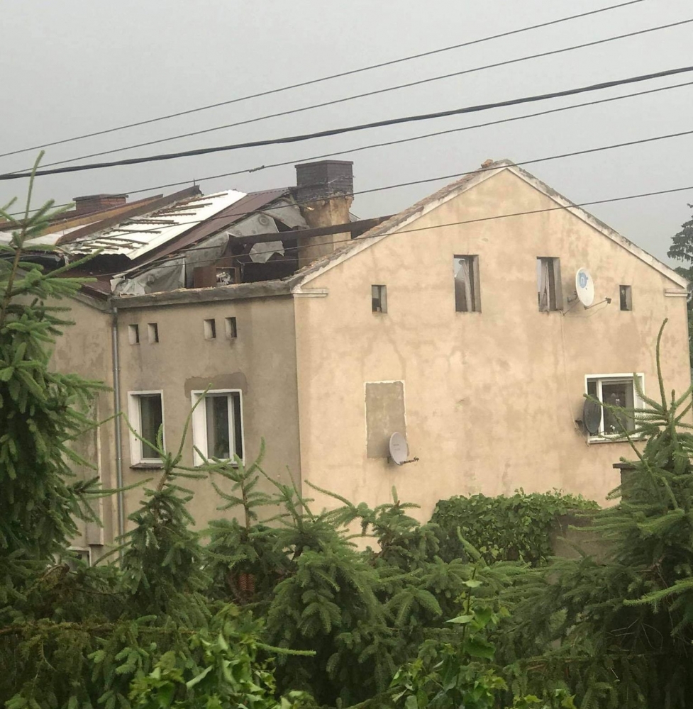 Strażacy zmagali się wieczorem i w nocy ze skutkami nawałnic - fot. Strzelin998