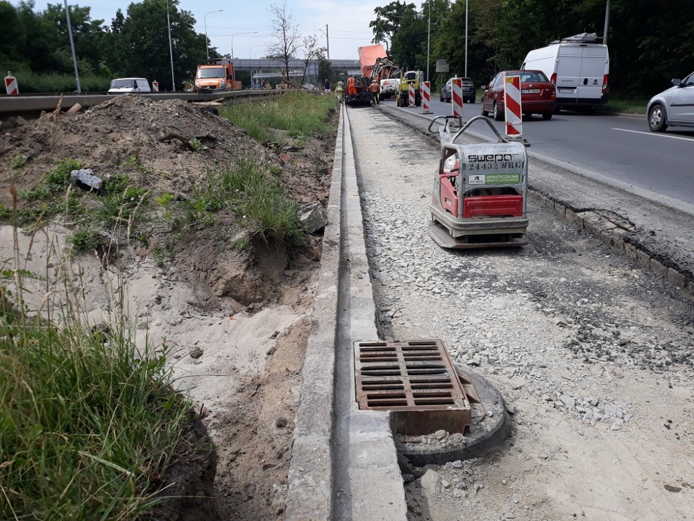 Wrocław: Ruszył kolejny etap budowy buspasa w al. B.Krzywoustego - fot. materiały prasowe