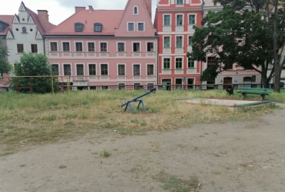 Obraz nędzy i rozpaczy. Tak wygląda podwórko w centrum Wrocławia
