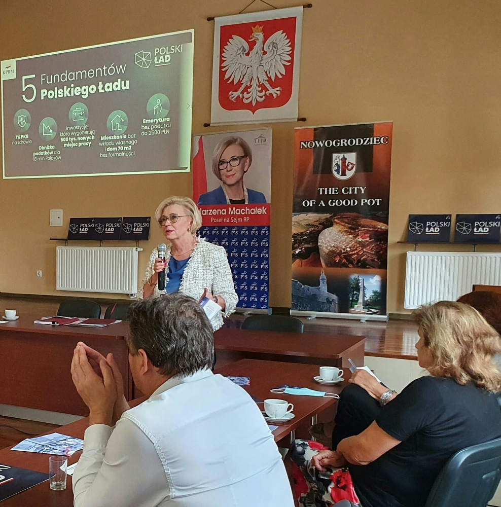 Wiceminister Marzena Machałek promowała w Jeleniej Górze program Polski Ład - fot. Twitter/ Marzena Machałek