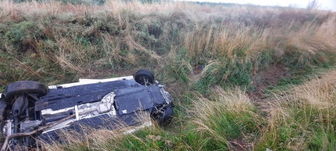 Wypadek na A4. Dachował samochód osobowy - 2