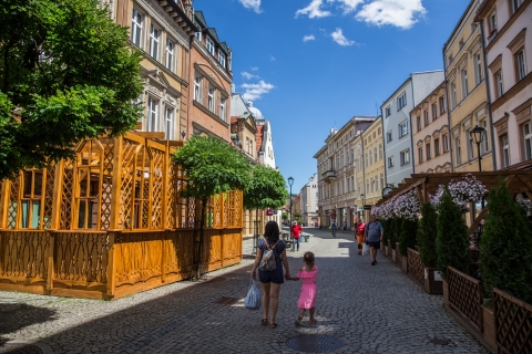Reprezentacyjna ulica 1-go maja w Jeleniej Górze [FOTOSPACER] - 11