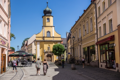 Reprezentacyjna ulica 1-go maja w Jeleniej Górze [FOTOSPACER] - 17
