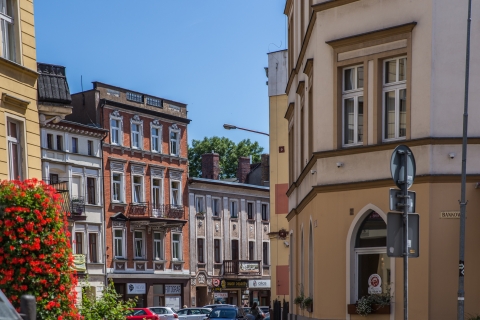 Reprezentacyjna ulica 1-go maja w Jeleniej Górze [FOTOSPACER] - 3