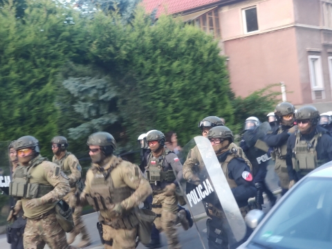 Śmierć młodego mężczyzny w Lubinie. Zamieszki przed komisariatem [AKTUALIZACJA] - 8