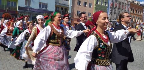 W Strzegomiu trwa XXIX Międzynarodowy Festiwal Folkloru [ZDJĘCIA] - 1