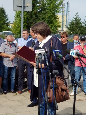 Załoga wałbrzyskiego szpitala staje w obronie odwołanej dyrektor. Zarząd województwa nieugięty. - 8