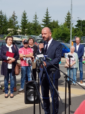 Załoga wałbrzyskiego szpitala staje w obronie odwołanej dyrektor. Zarząd województwa nieugięty. - 1