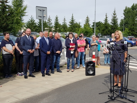Załoga wałbrzyskiego szpitala staje w obronie odwołanej dyrektor. Zarząd województwa nieugięty. - 3