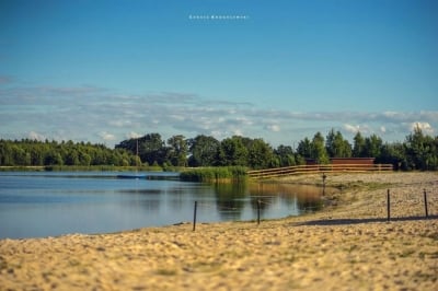 Zakaz kąpieli nad Zalewem Stradomia - Sanepid podejrzewa obecność sinic