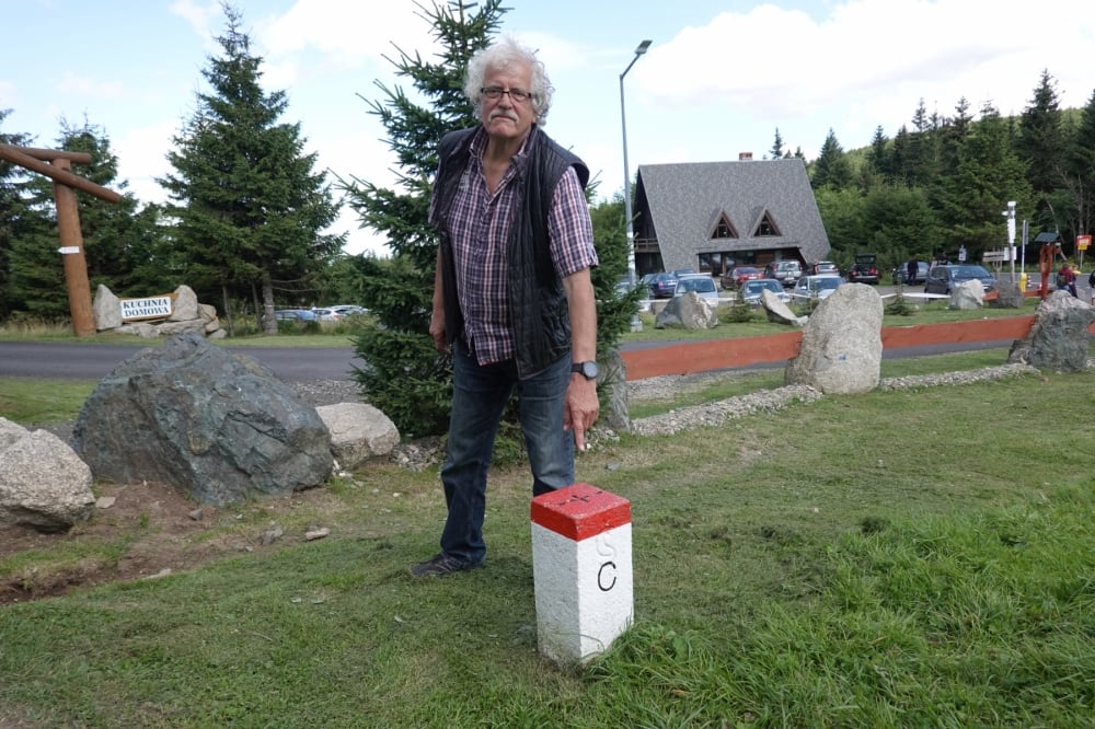 Właściciel byłej strażnicy zamknął szlaki prowadzące na Śnieżkę. Bo to jego prywatny teren - fot. Piotr Słowiński