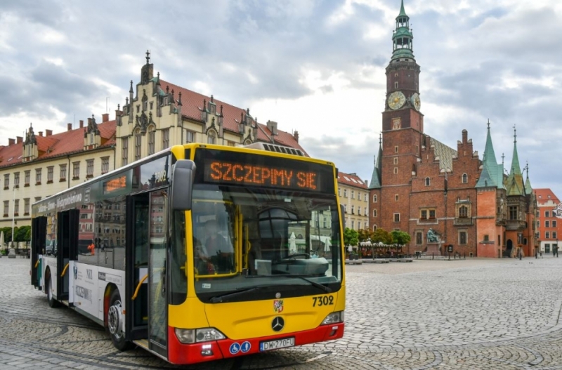 Harmonogram punktu szczepień MPK Wrocław na ten tydzień - fot. mat. prasowe MPK Wrocław
