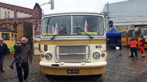 Dni Otwarte we wrocławskiej zajezdni. Można obejrzeć m.in wagon Maximum z 1901 roku - 3