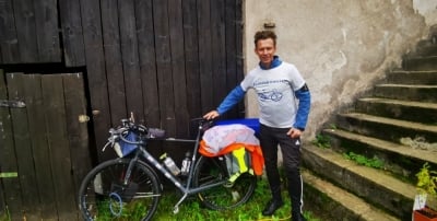 Samotnie przemierza Polskę na rowerze. Słuchacze Radia Wrocław pomogli