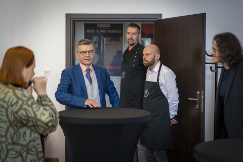 75 lat Radia Wrocław: 18 pracowników Radia Wrocław z odznaczeniami państwowymi - 78
