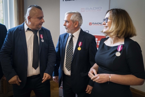 75 lat Radia Wrocław: 18 pracowników Radia Wrocław z odznaczeniami państwowymi - 14