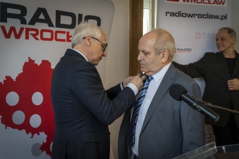 75 lat Radia Wrocław: 18 pracowników Radia Wrocław z odznaczeniami państwowymi - 143