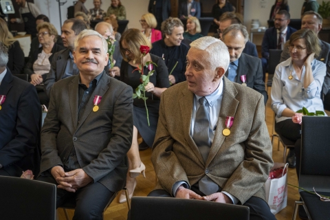 75 lat Radia Wrocław: 18 pracowników Radia Wrocław z odznaczeniami państwowymi - 147