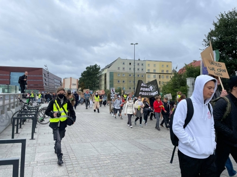Przez Wrocław przeszedł dziś Młodzieżowy Strajk Klimatyczny - 3