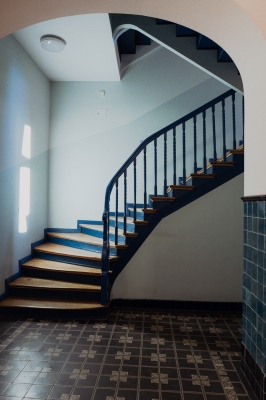 Czarujące, kaflowe klatki schodowe [FOTOSPACER] - 6