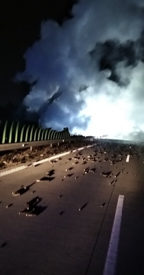 A4 zablokowana do Zgorzelca. Spłonęły dwie ciężarówki, jedna z dezodorantami  - 0