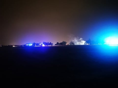 A4 zablokowana do Zgorzelca. Spłonęły dwie ciężarówki, jedna z dezodorantami  - 5