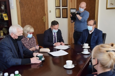 Mieszkańcy Nowej Rudy i Bystrzycy Kłodzkiej mogą bezpłatnie korzystać z pomocy psychologa