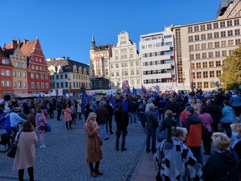 Manifestacje w dolnośląskich miastach. "Zostajemy w Europie" - 0