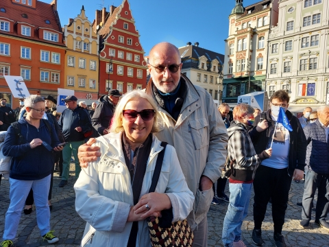 Manifestacje w dolnośląskich miastach. "Zostajemy w Europie" - 2