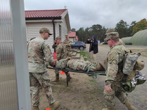Polskie pogotowie ratuje amerykańskich żołnierzy - to pierwsze takie ćwiczenia - 0