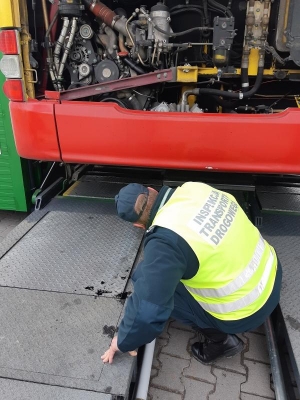 Wrocław: Strach się bać? Blisko połowa skontrolowanych autobusów jest niesprawna - 7