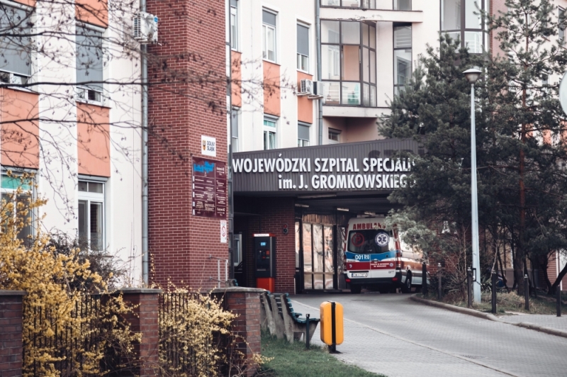 Ministerstwo Zdrowia: 3931 nowych zakażeń koronawirusem, zmarły 64 osoby z COVID-19 - fot. RW