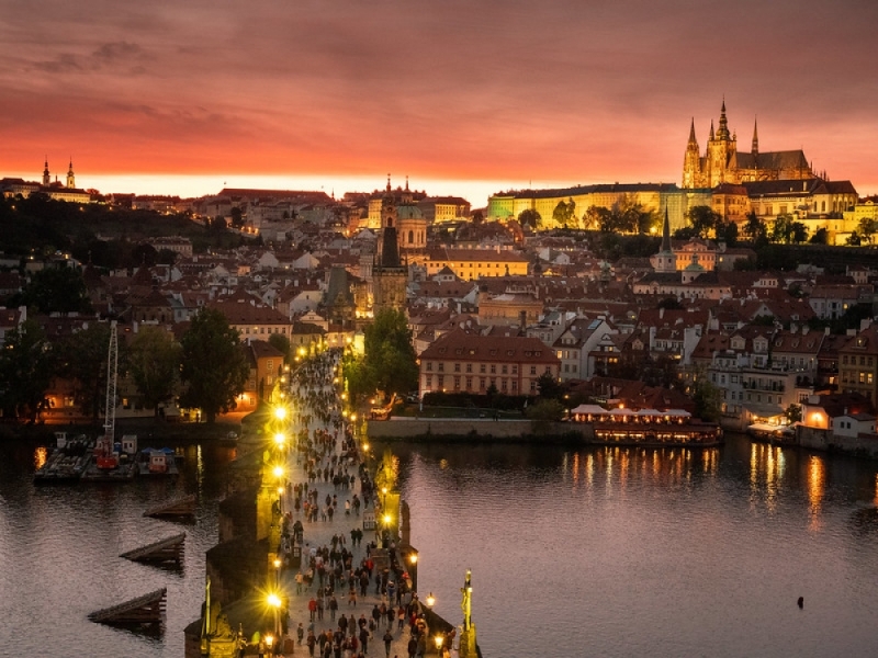Czechy: Dwukrotny wzrost zakażeń w skali tygodnia; 3246 nowych przypadków SARS-CoV-2 - fot. Des Paroz/flickr.com (Creative Commons)