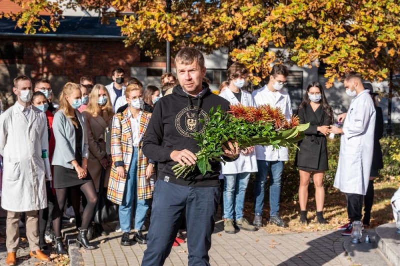 Podziękowali tym, którzy oddali swoje ciała po śmierci nauce - fot. Tomasz Walow/UMW