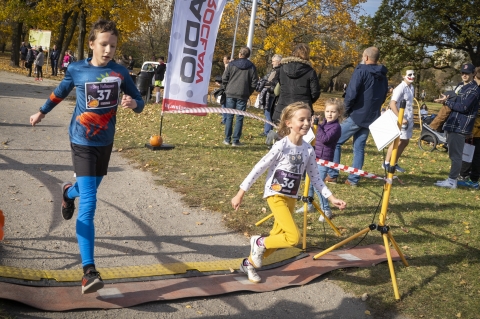 Bieg Halloween Radia Wrocław. Sportowa rywalizacja z przymrużeniem oka [ZDJĘCIA] - 81