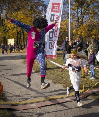 Bieg Halloween Radia Wrocław. Sportowa rywalizacja z przymrużeniem oka [ZDJĘCIA] - 97