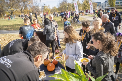 Bieg Halloween Radia Wrocław. Sportowa rywalizacja z przymrużeniem oka [ZDJĘCIA] - 118