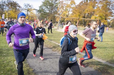 Bieg Halloween Radia Wrocław. Sportowa rywalizacja z przymrużeniem oka [ZDJĘCIA] - 33