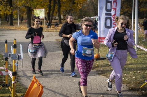 Bieg Halloween Radia Wrocław. Sportowa rywalizacja z przymrużeniem oka [ZDJĘCIA] - 49