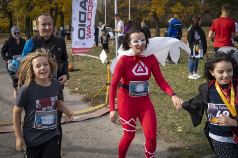 Bieg Halloween Radia Wrocław. Sportowa rywalizacja z przymrużeniem oka [ZDJĘCIA] - 59