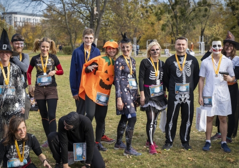 Bieg Halloween Radia Wrocław. Sportowa rywalizacja z przymrużeniem oka [ZDJĘCIA] - 70