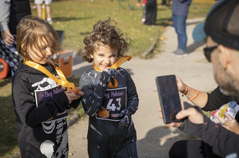 Bieg Halloween Radia Wrocław. Sportowa rywalizacja z przymrużeniem oka [ZDJĘCIA] - 73