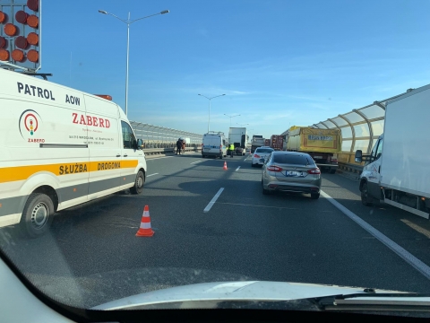 Wypadek i utrudnienia na Autostradowej Obwodnicy Wrocławia [FOTO] - 3