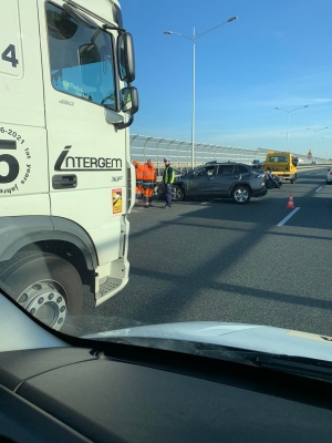 Wypadek i utrudnienia na Autostradowej Obwodnicy Wrocławia [FOTO] - 1