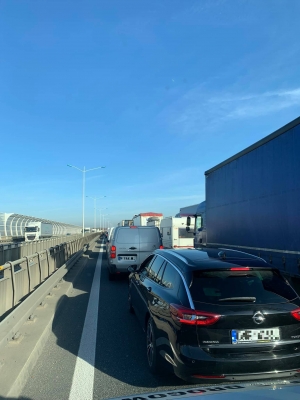 Wypadek i utrudnienia na Autostradowej Obwodnicy Wrocławia [FOTO] - 2